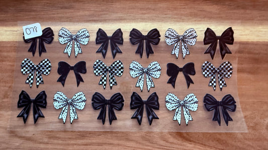 #78 Black and white bows