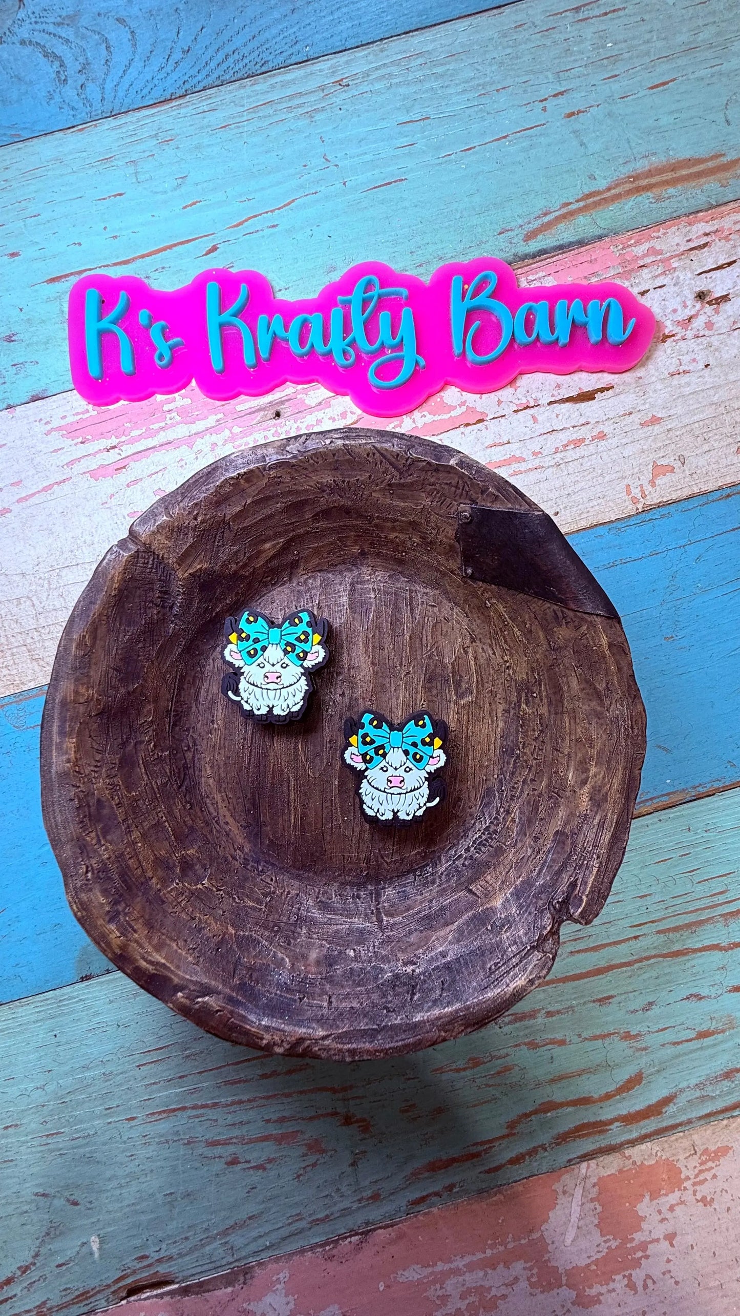 Silicone Focal Bead-Baby Highland with teal bow K's Krafty Barn