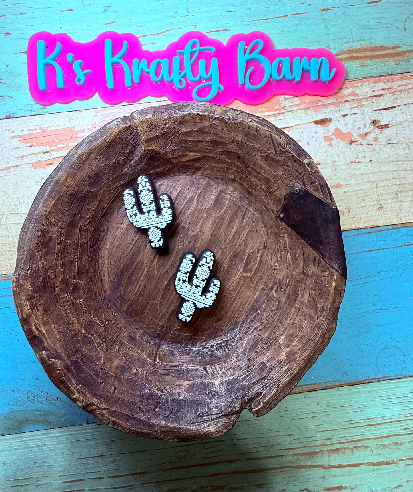 Wholesale Silicone Focal Bead- Black & White Aztec cactus