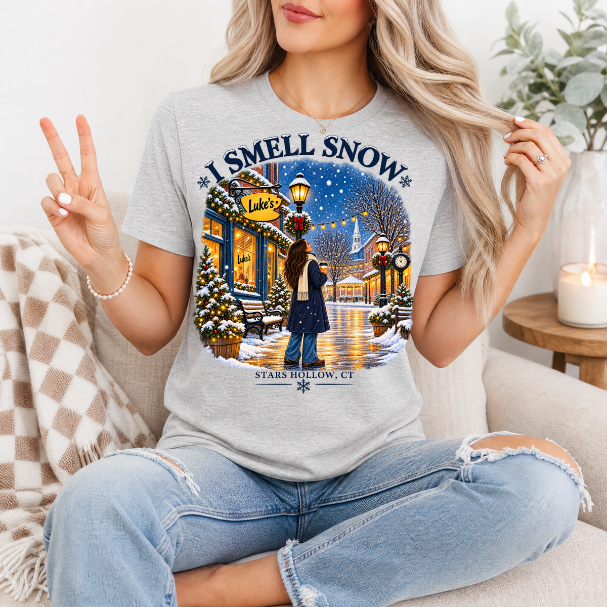 I Smell Snow Stars Hollow Winter Graphic Tee